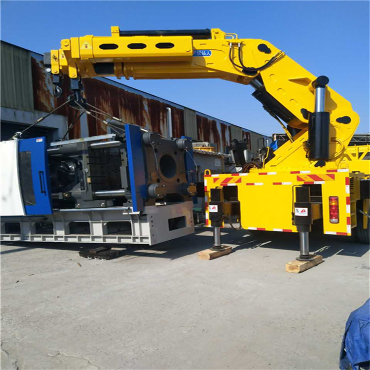 连州 大吨位折臂吊出租费用解析：一小时租赁多少钱