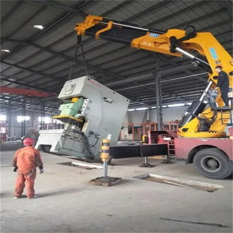 连州80吨折臂吊车出租附近电话