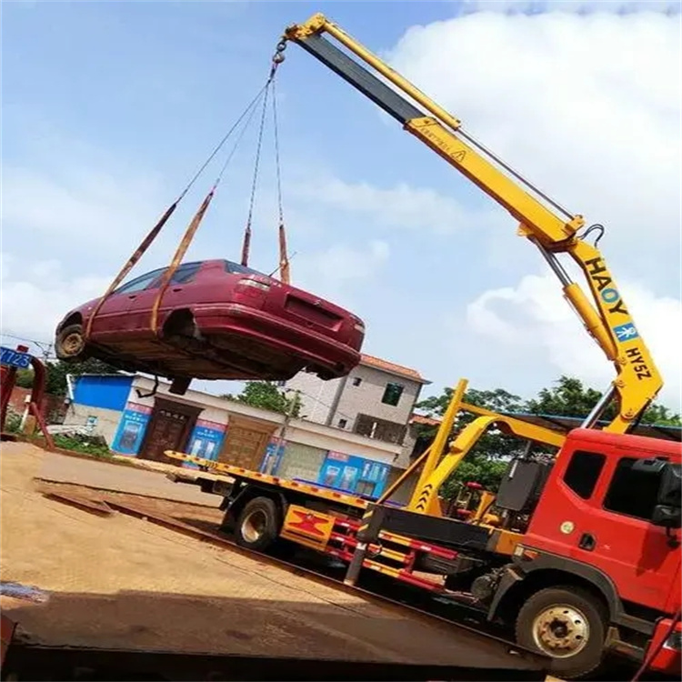 连州吊车吊汽车的正确方法